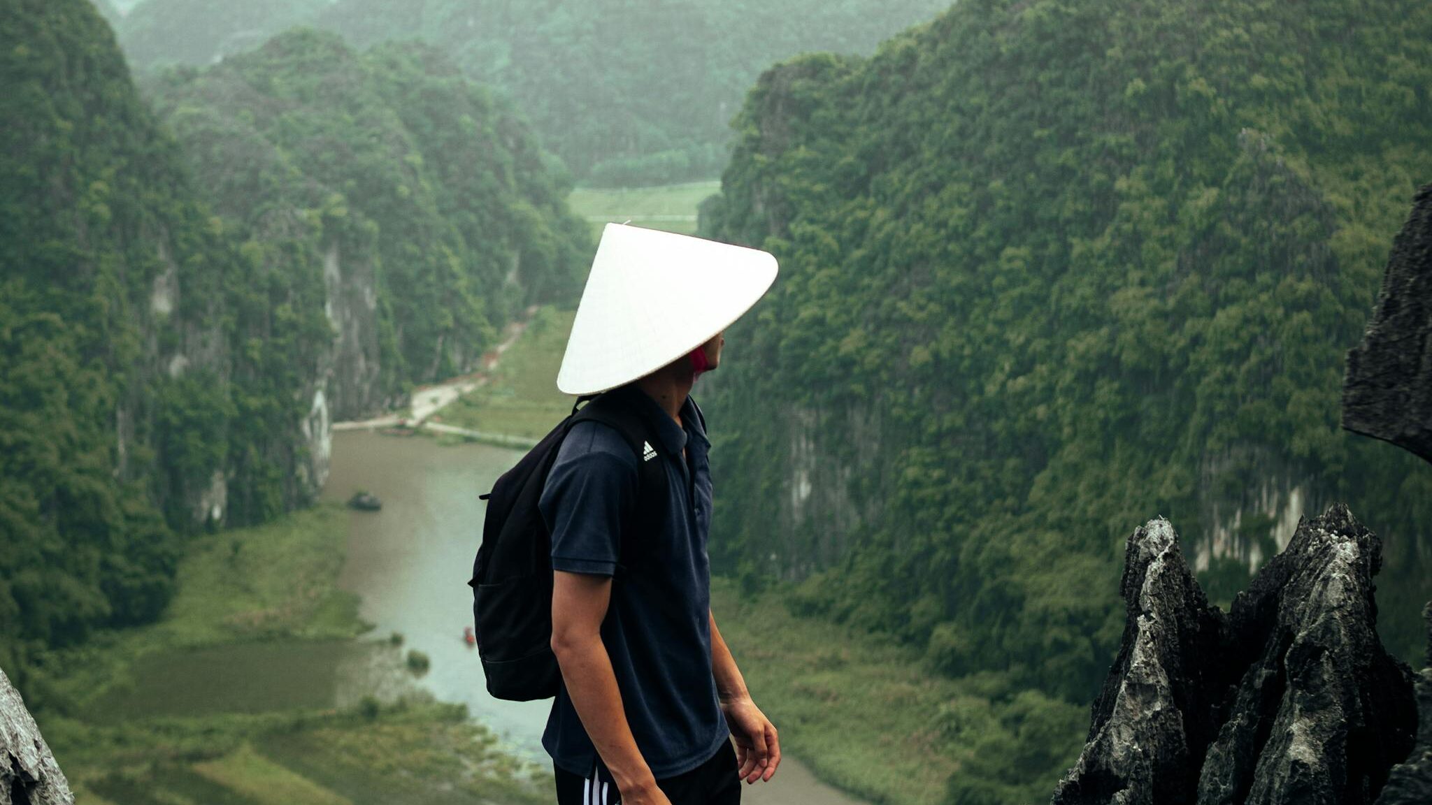 Best Solo Travel Destinations: Ultimate Guide 2025 17 first time solo travel