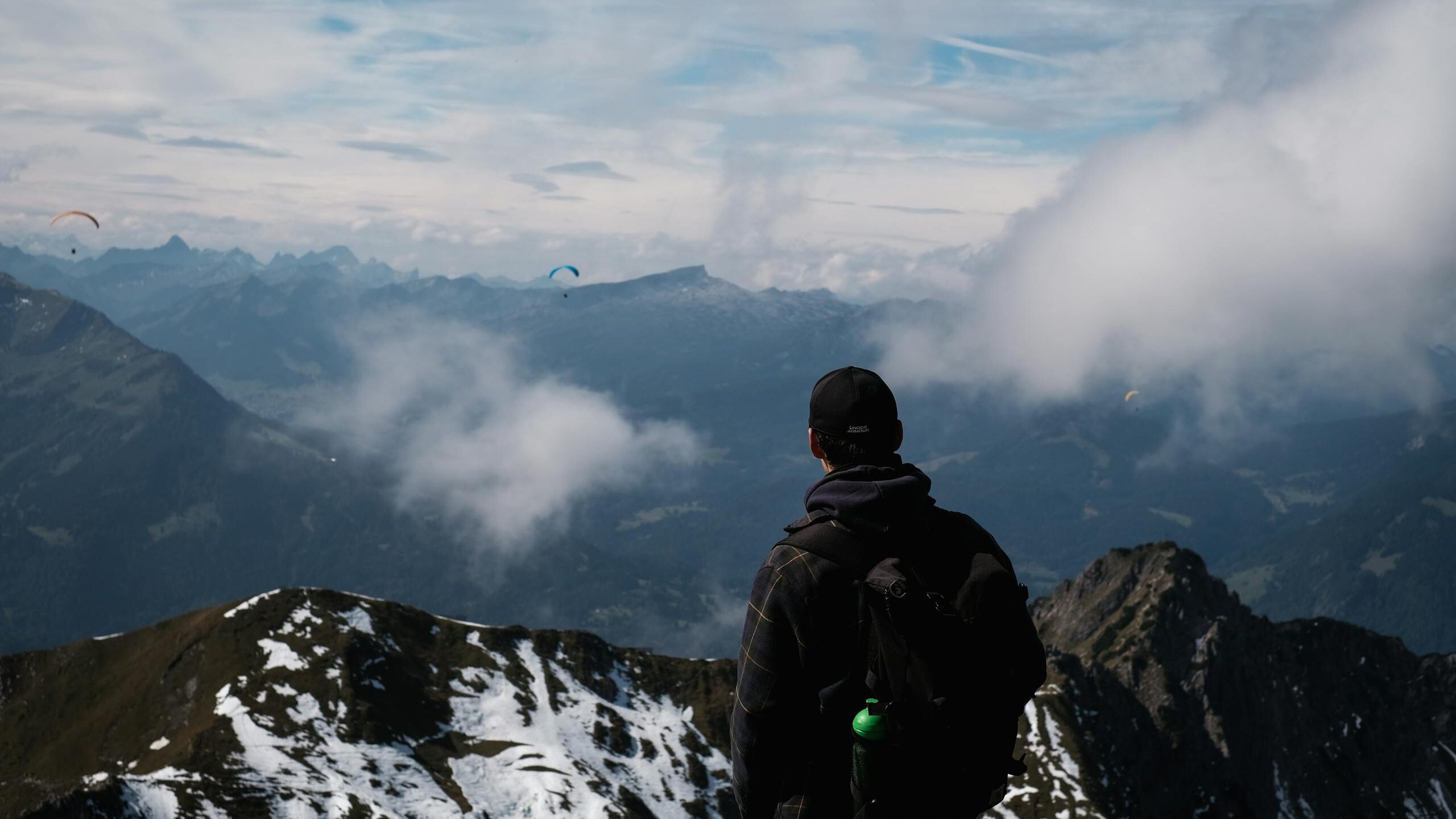 10 Safest Countries for Your First Solo Trip: A Beginner's Guide to Safe Solo Travel 5 safest countries solo travel