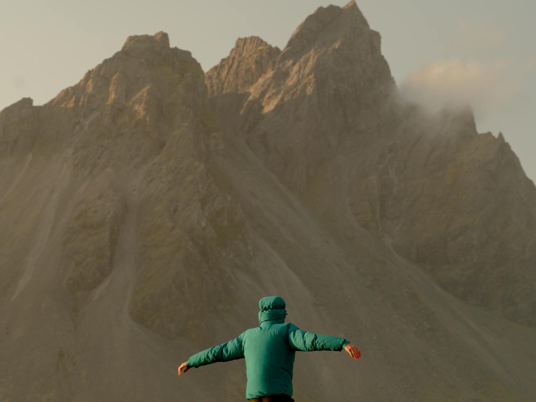 10 Safest Countries for Your First Solo Trip: A Beginner's Guide to Safe Solo Travel 12 first time solo travel